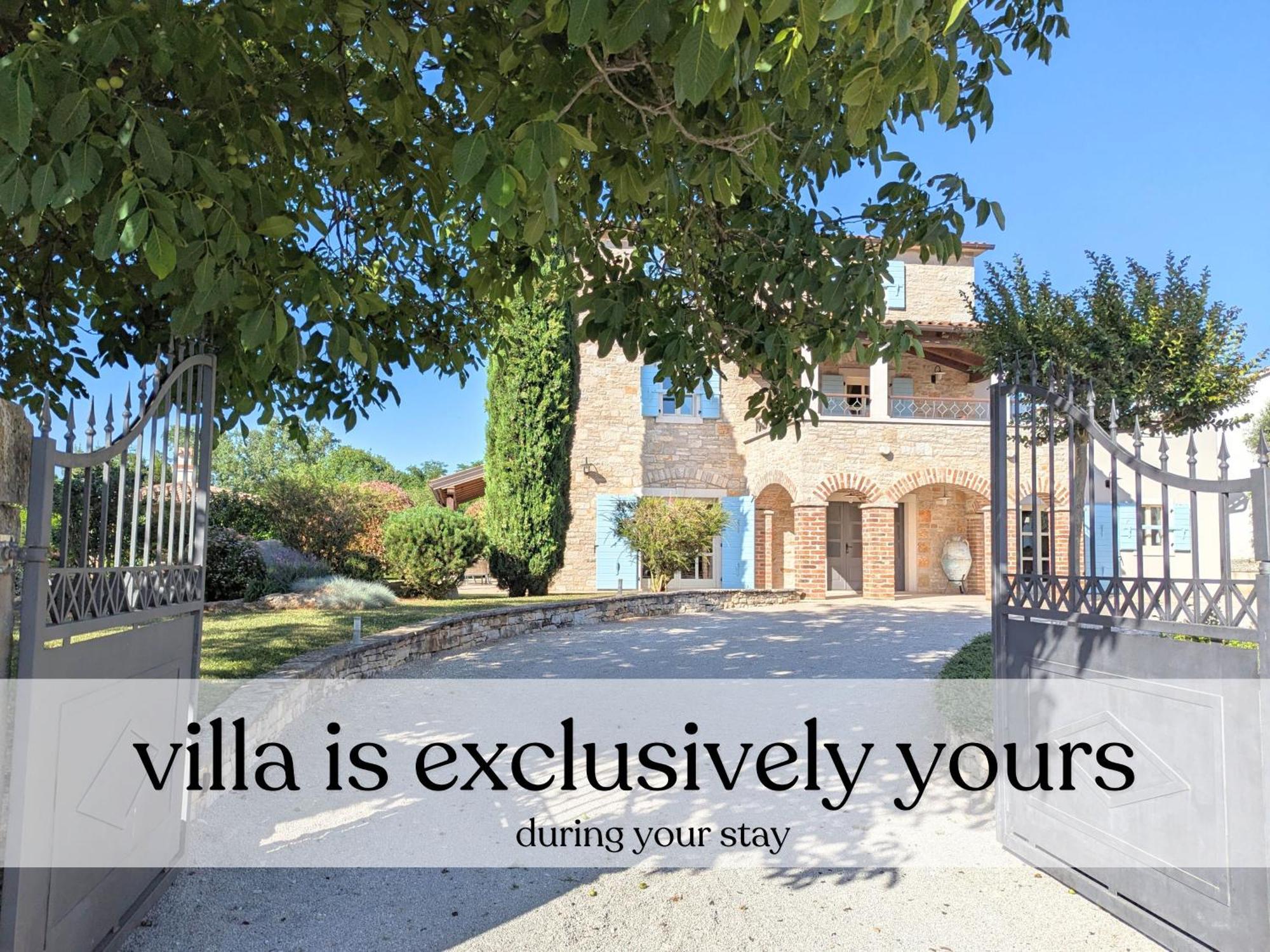 Villa Paolina With Hot Tub Višnjan エクステリア 写真