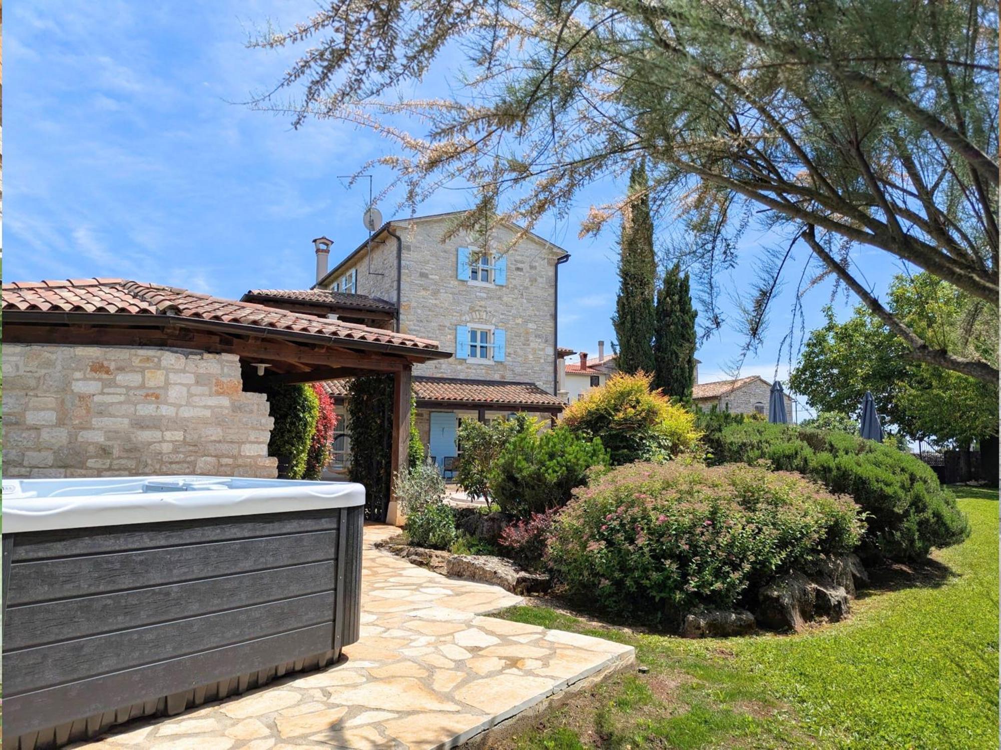 Villa Paolina With Hot Tub Višnjan エクステリア 写真